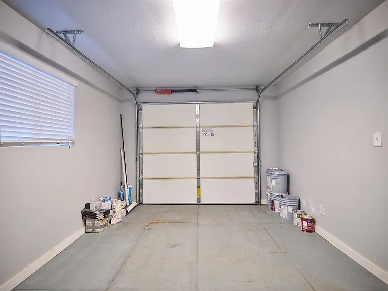 935 E Clinton Ave — Photo 31