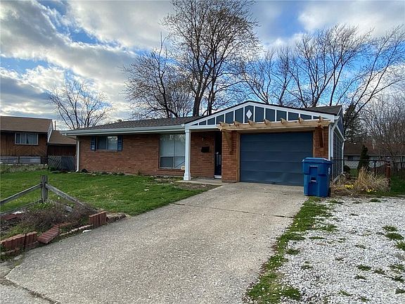 2nd image of 3547 Maura Ln