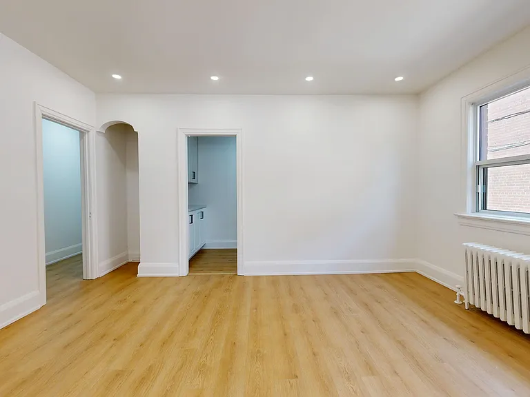 1214 Avenue Rd — Photo 30