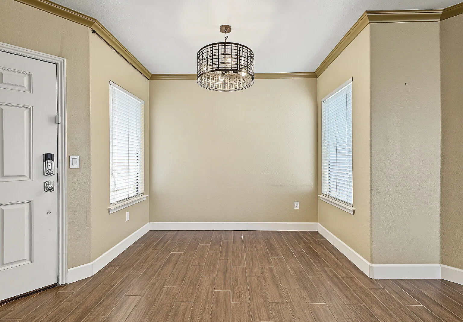 2 bed, 2.0 bath, 1073 sqft, $1,995 — Photo 1