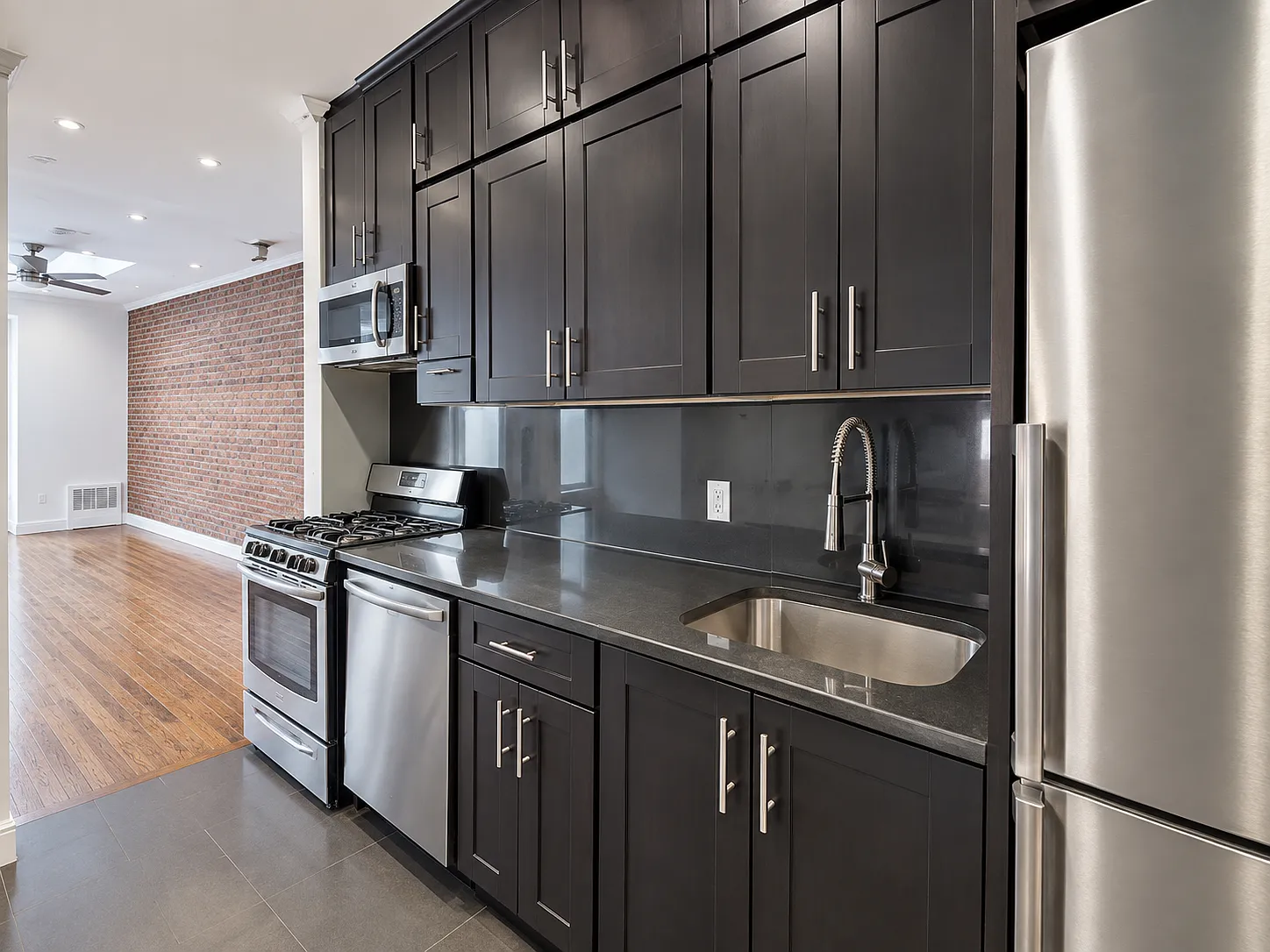 326 East 100th Street — Photo 3