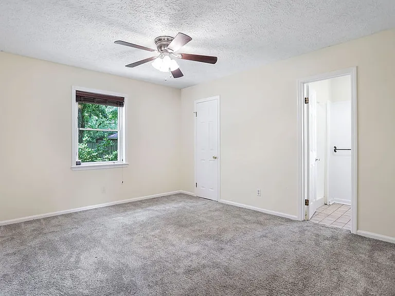 1 Cambridge Ct — Photo 16