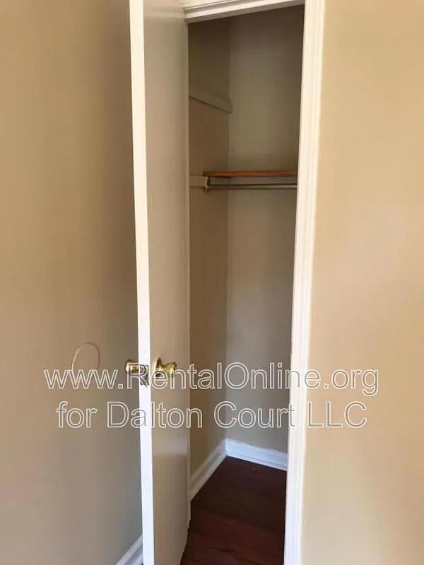 2 bed, 1.0 bath, 750 sqft, $1,099 — Photo 3