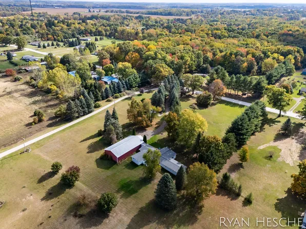 8780 Peck Lake Rd, Saranac, MI 48881