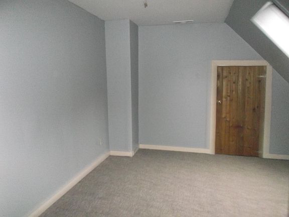 4th image of 384 Richmond Ave #4