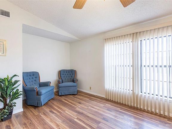 3rd image of 839 Santa Anna Dr