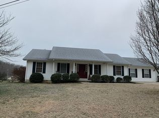 18 Allie Ln, Stanton, KY 40380