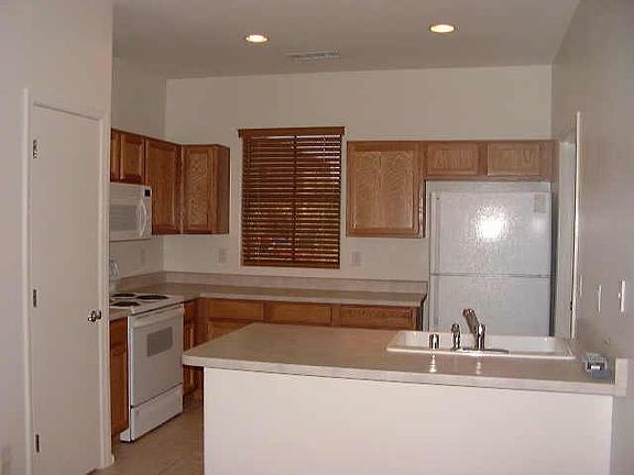 2nd image of 16866 N COTTONWOOD Street