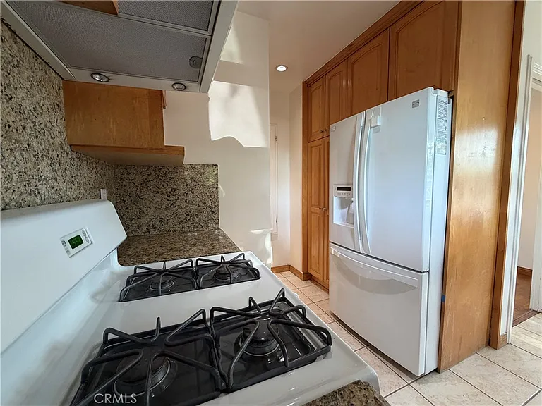 3017 W Victory Blvd — Photo 7