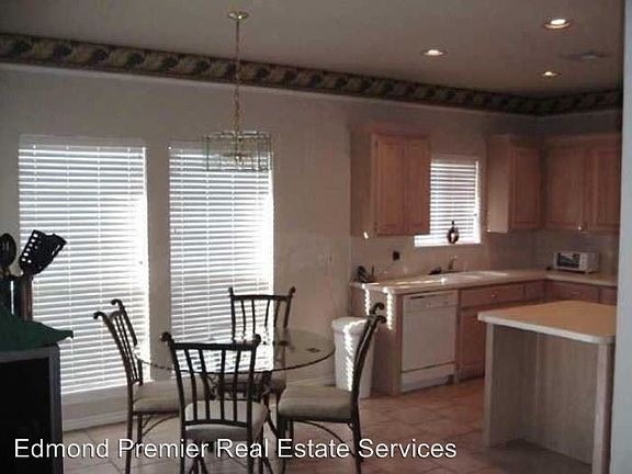 3rd image of 537 E Katelyn Ln