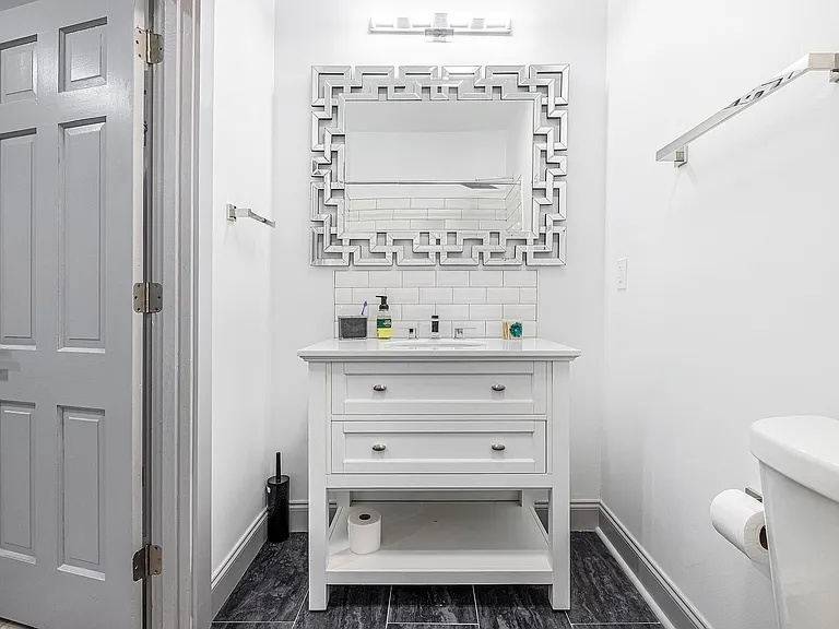5460 Scofield Rd #B — Photo 8