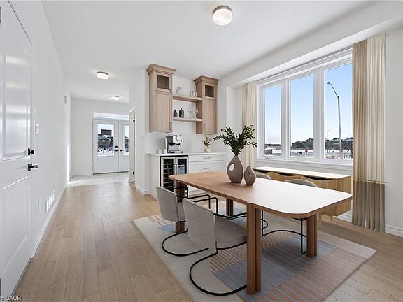 5th image of 366 Robert Woolner St