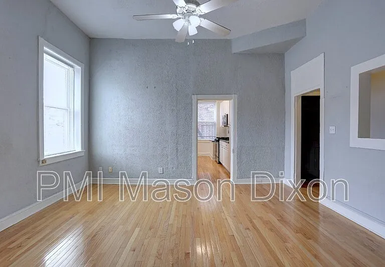632 S Broadway #200 — Photo 5