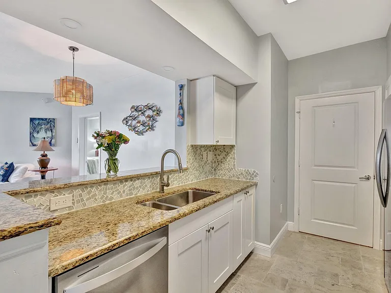 975 NW Flagler Ave #407 — Photo 9