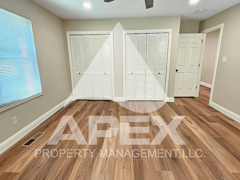 7306 Deane Hill Dr — Photo 13