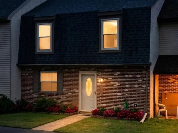 38 Noble Rd, Sicklerville, NJ 08081