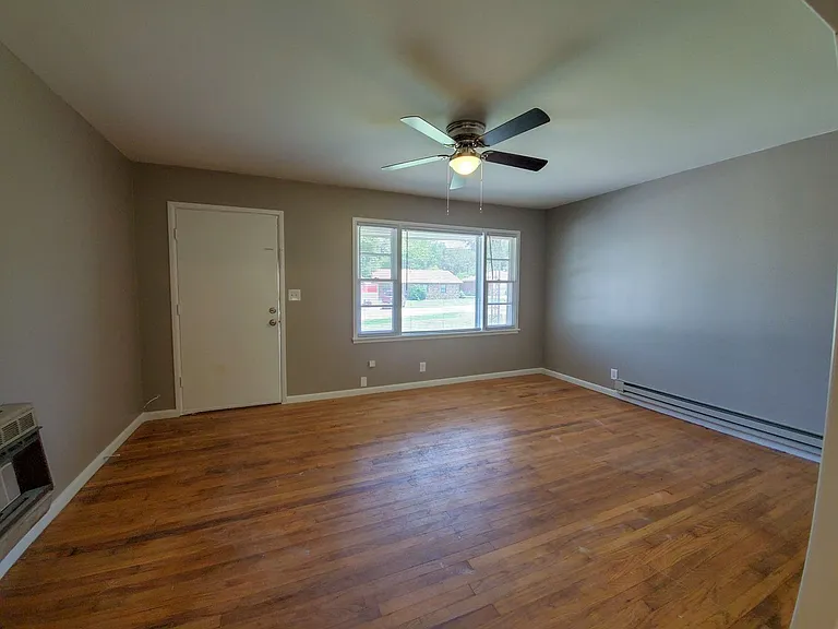 519 E Anna St — Photo 11