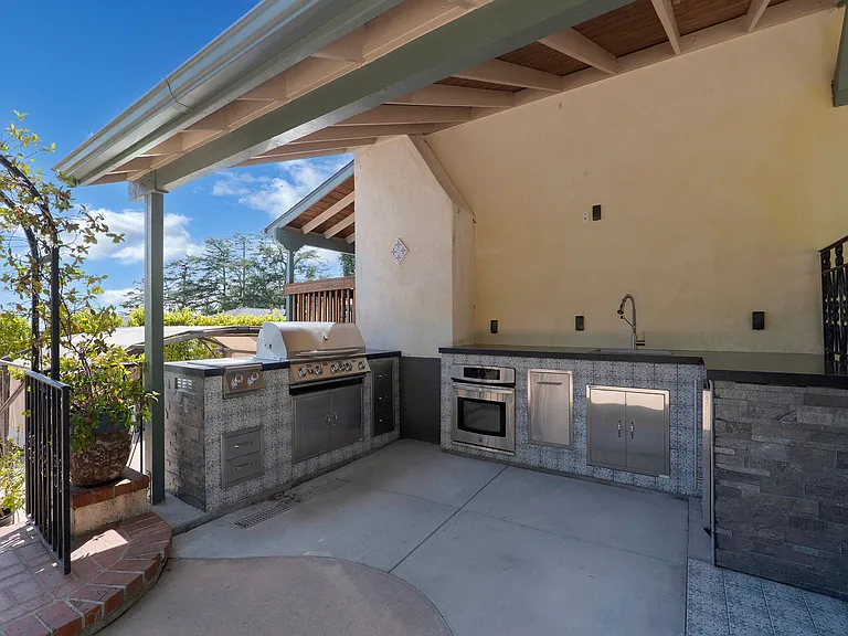 2254 Cross St — Photo 26