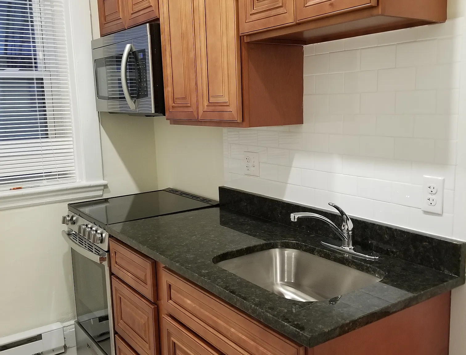 2 bed, 1.0 bath, $3,595 — Photo 3