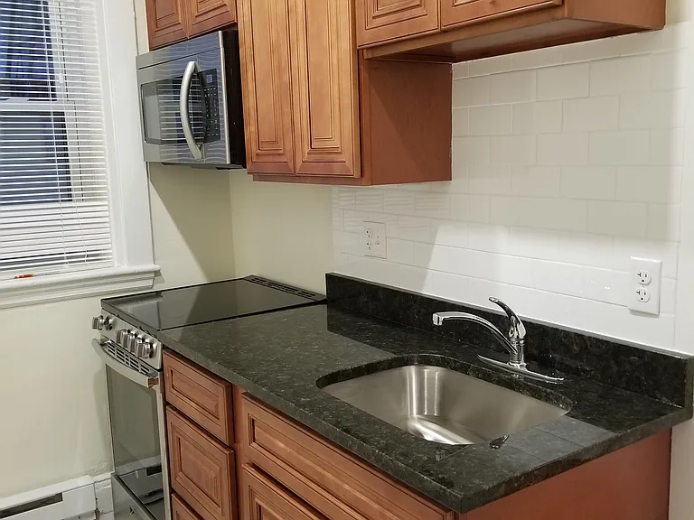 73 Park Dr #5 — Photo 3