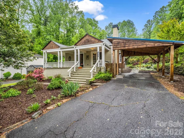 104 W Lake Ave, Hendersonville, NC 28739