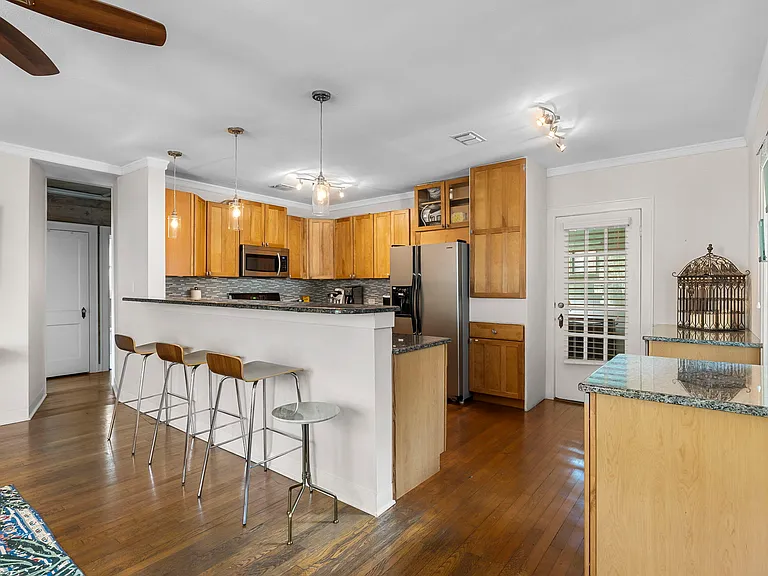 1015 Avondale Rd — Photo 15