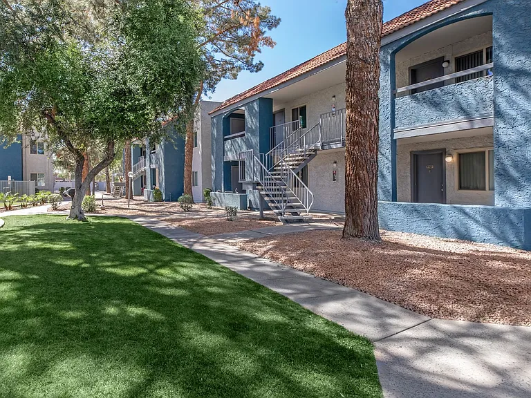 Gilbert Greens — Photo 23