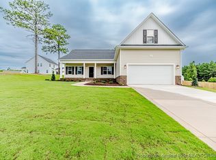 46 Poplar Dr, Spring Lake, NC 28390