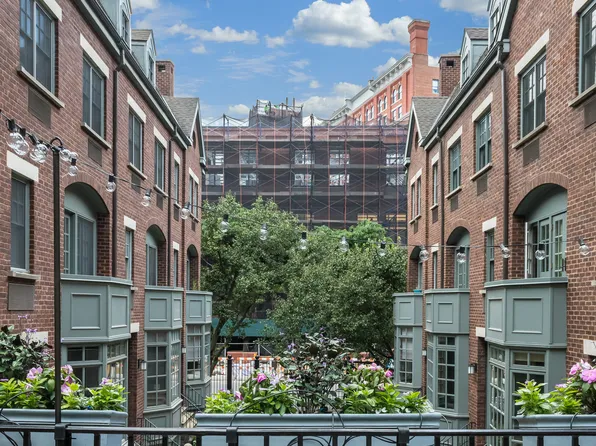 2 Greenwich Mews image 1 of 11