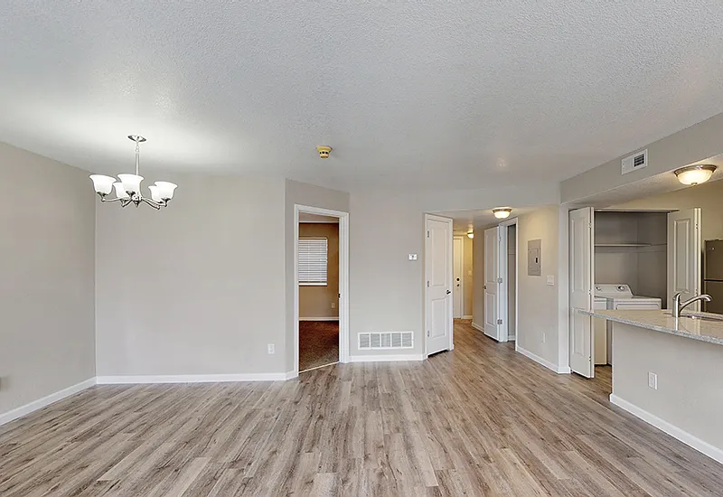 3 bed, 1120 sqft, $3,349 — Photo 3