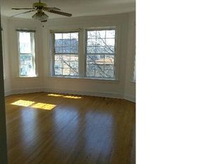 8253 S Maryland Ave APT 2, Chicago, IL 60619