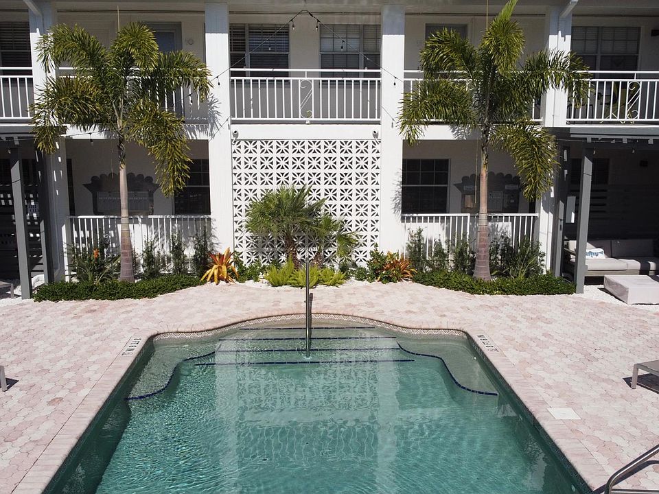 1st image of 361 41st Ave N #7