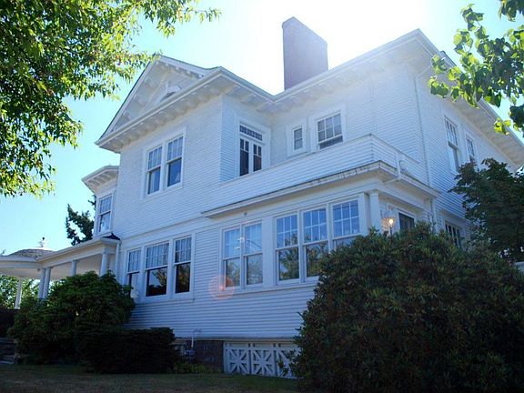 3rd image of 627 N Pearl St
