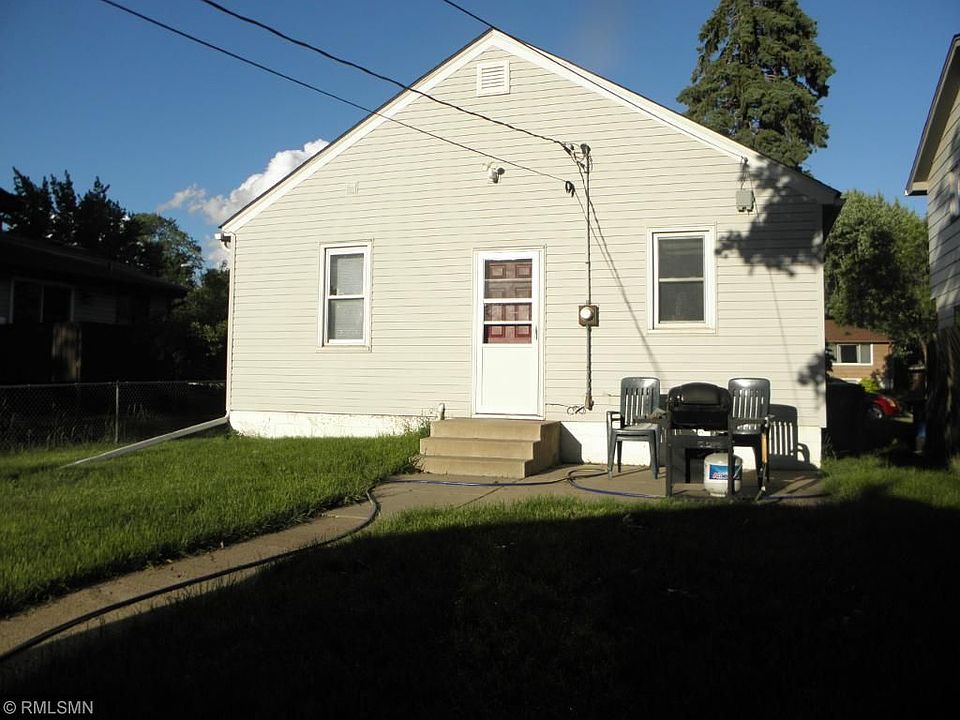 2nd image of 4548 2nd St NE