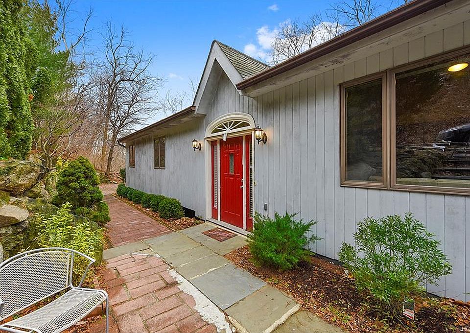 1st image of 131 Heath Pl