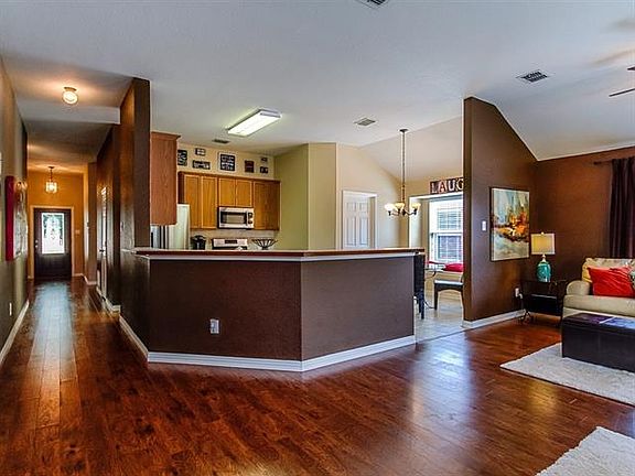 5th image of 2360 Aurora Dr