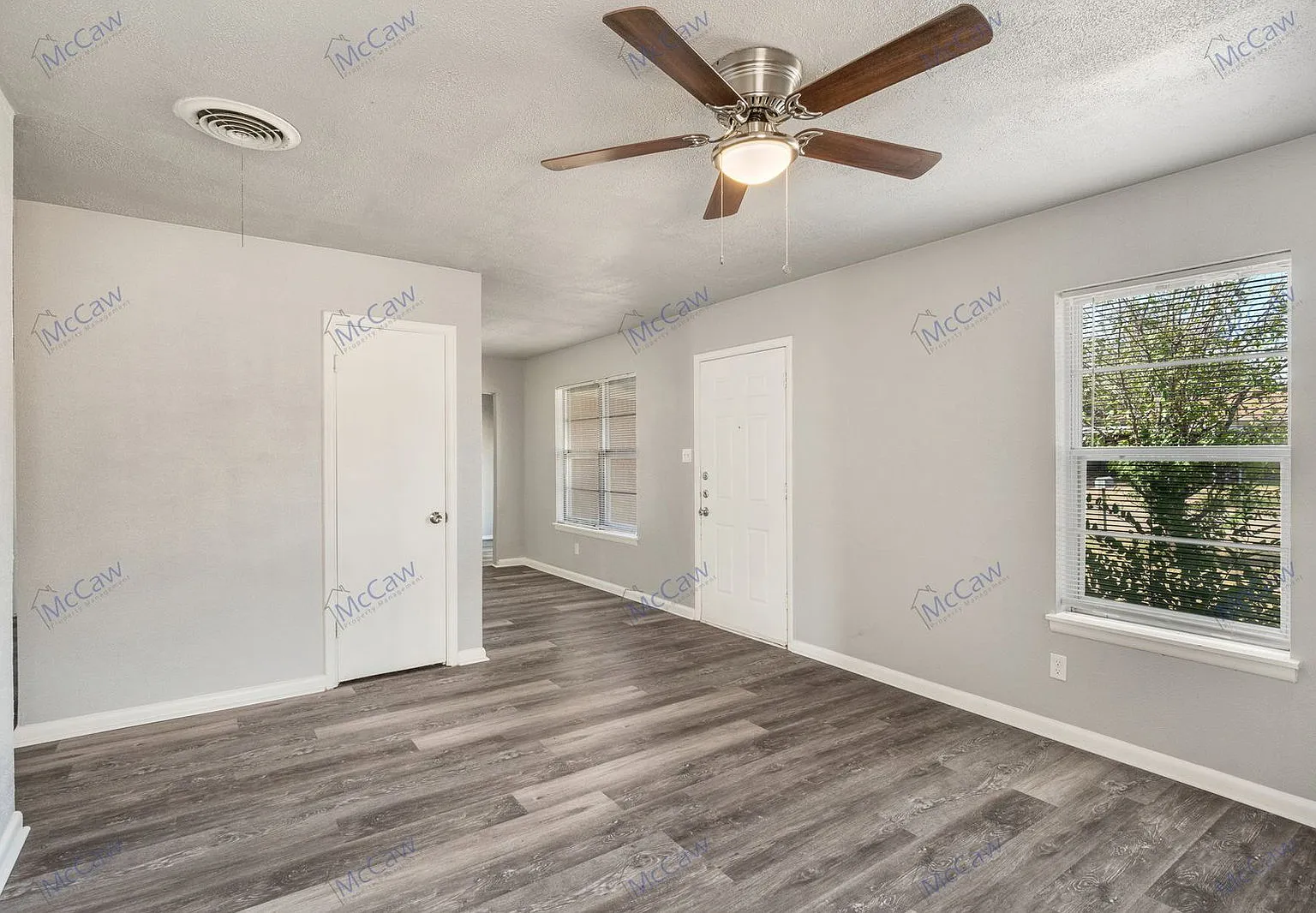 3 bed, 2.0 bath, 1430 sqft, $1,350 — Photo 3