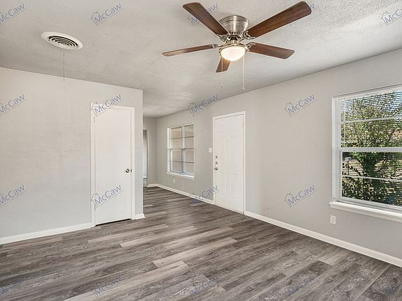 3rd image of 811 Vogel St