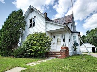 210 Center St, Brillion, WI 54110