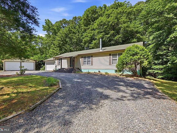 3rd image of 491 Redwood Ln