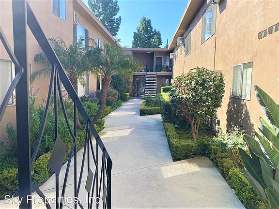 4th image of 14315 Chandler Blvd