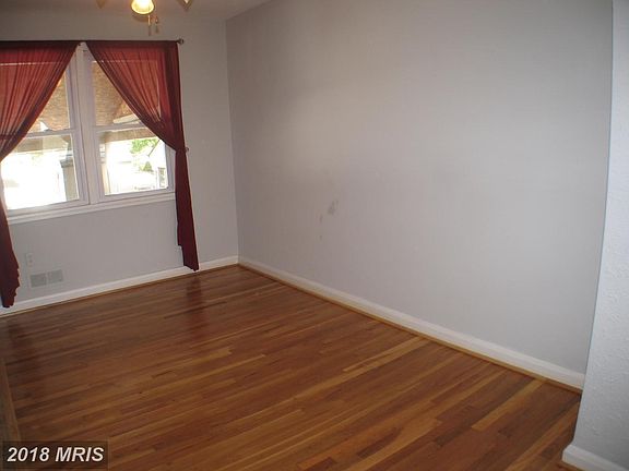 3rd image of 7504 Ives Ln