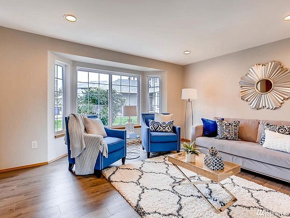 3rd image of 17427 Spruce Way