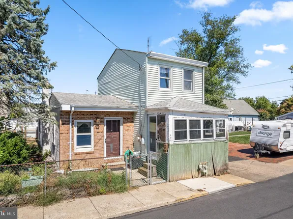 606 Green St, Bristol, PA 19007