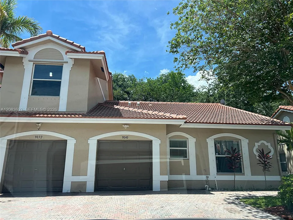 9040 NW 54th St