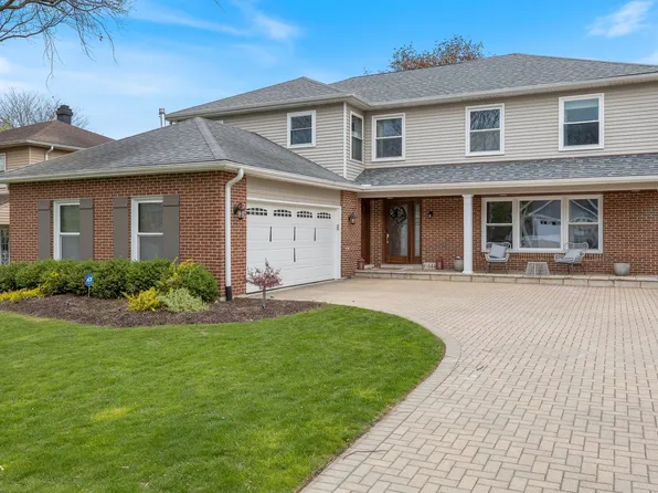 6444 Coach House Rd, Lisle, IL 60532