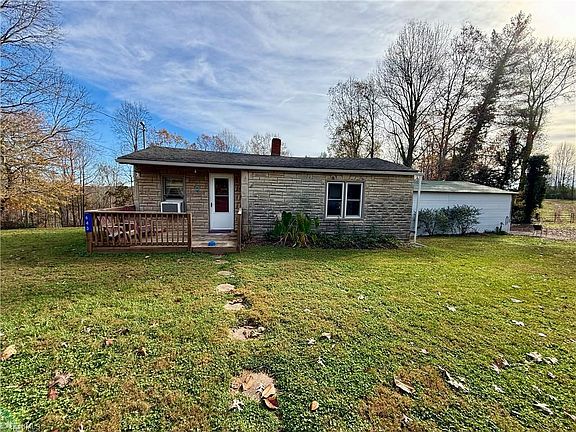 2nd image of 644 Nelson Ln