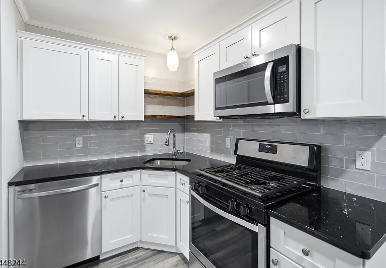 28 Edgewood Ter #A — Photo 8