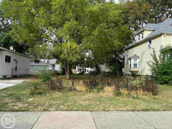 22441 Gascony Ave, Eastpointe, MI 48021