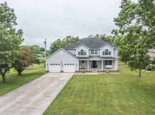 307 Brookgreen Dr, Berea, KY 40403